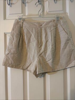 Beige High-Waist Pleated Women’s Shorts Linen